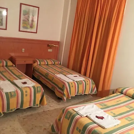 Guest house Carlos Iii 2*